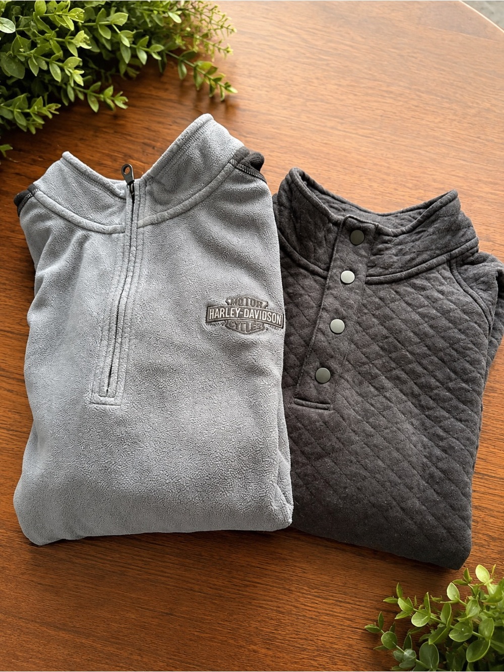 Bundle 2 tops Harley Davidson/Eddie Bauer size XL.
